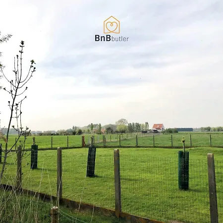 Knus Familiehuis Aan De Rand Van Met Ruime Tuin Met Zicht Over De Polder *